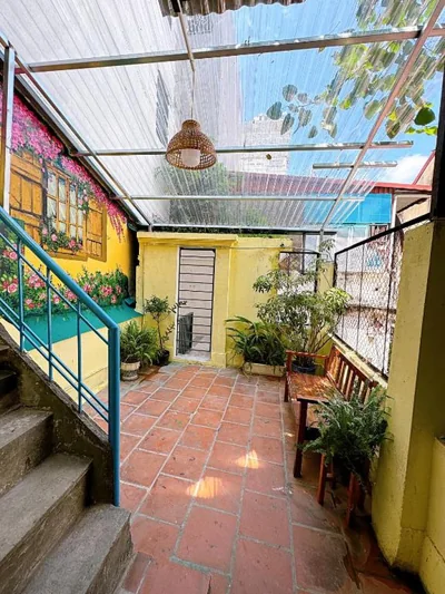 大床房（花园景） — Homestay and Eggcoffee Central Hanoi Old Quarter